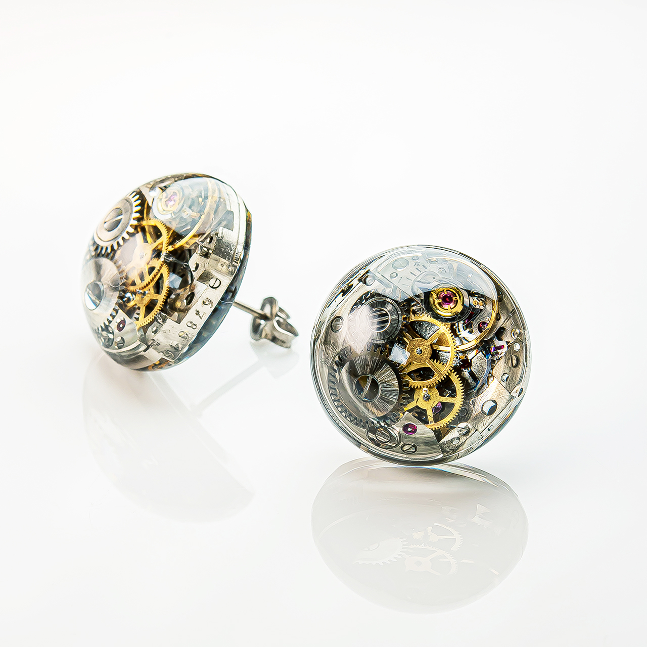 機械式時計のピアス